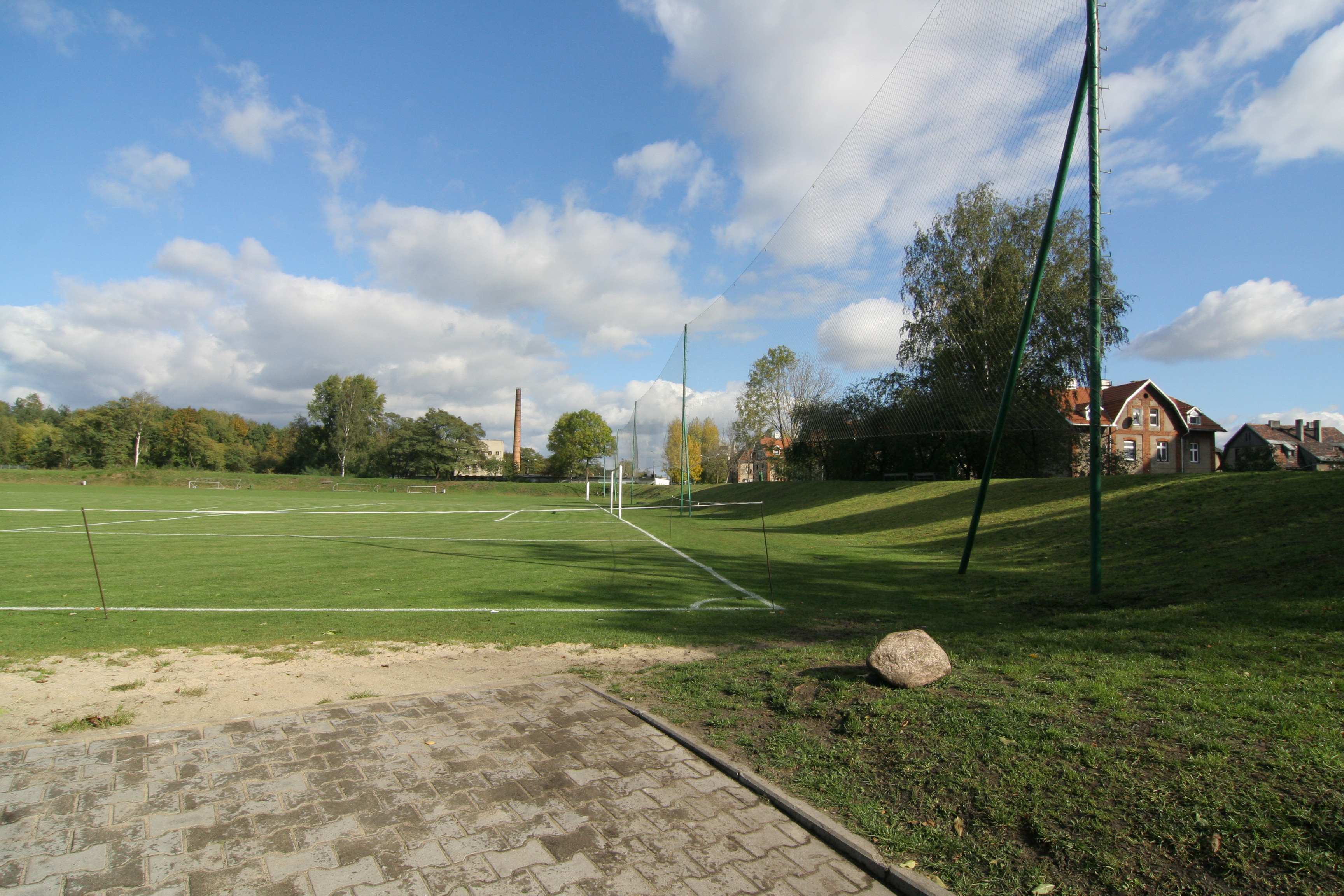 Le terrain de football du club GKS Piast à Szobiszowice