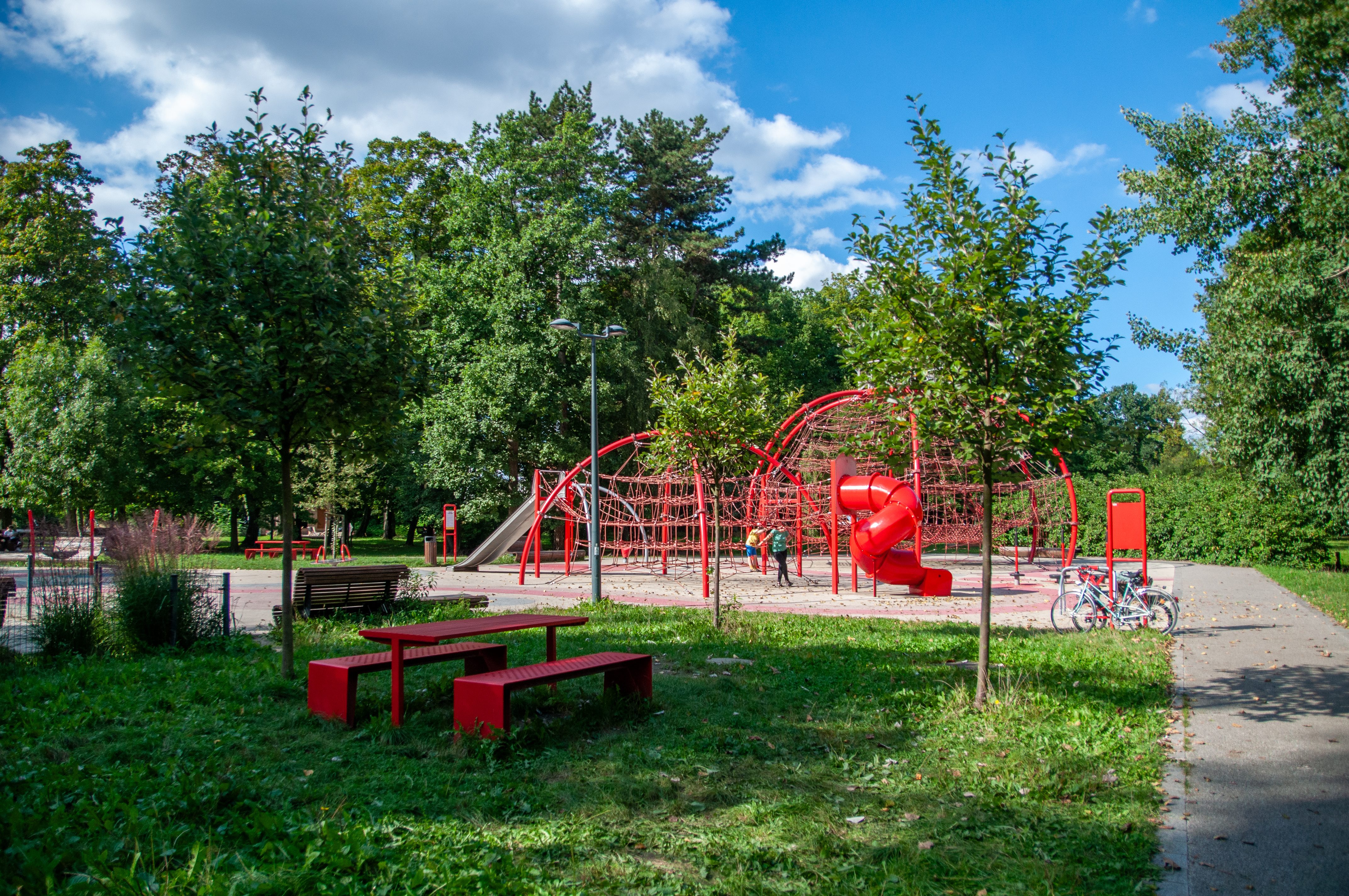 linarium na placu zabaw w parku Chrobrego