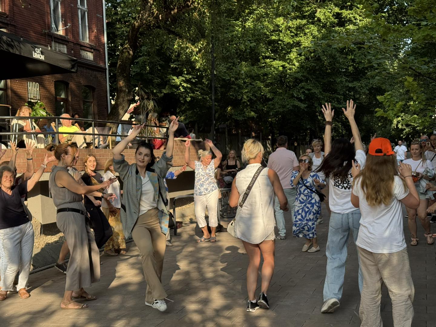 Fot. UM Gliwice tańczący ludzie