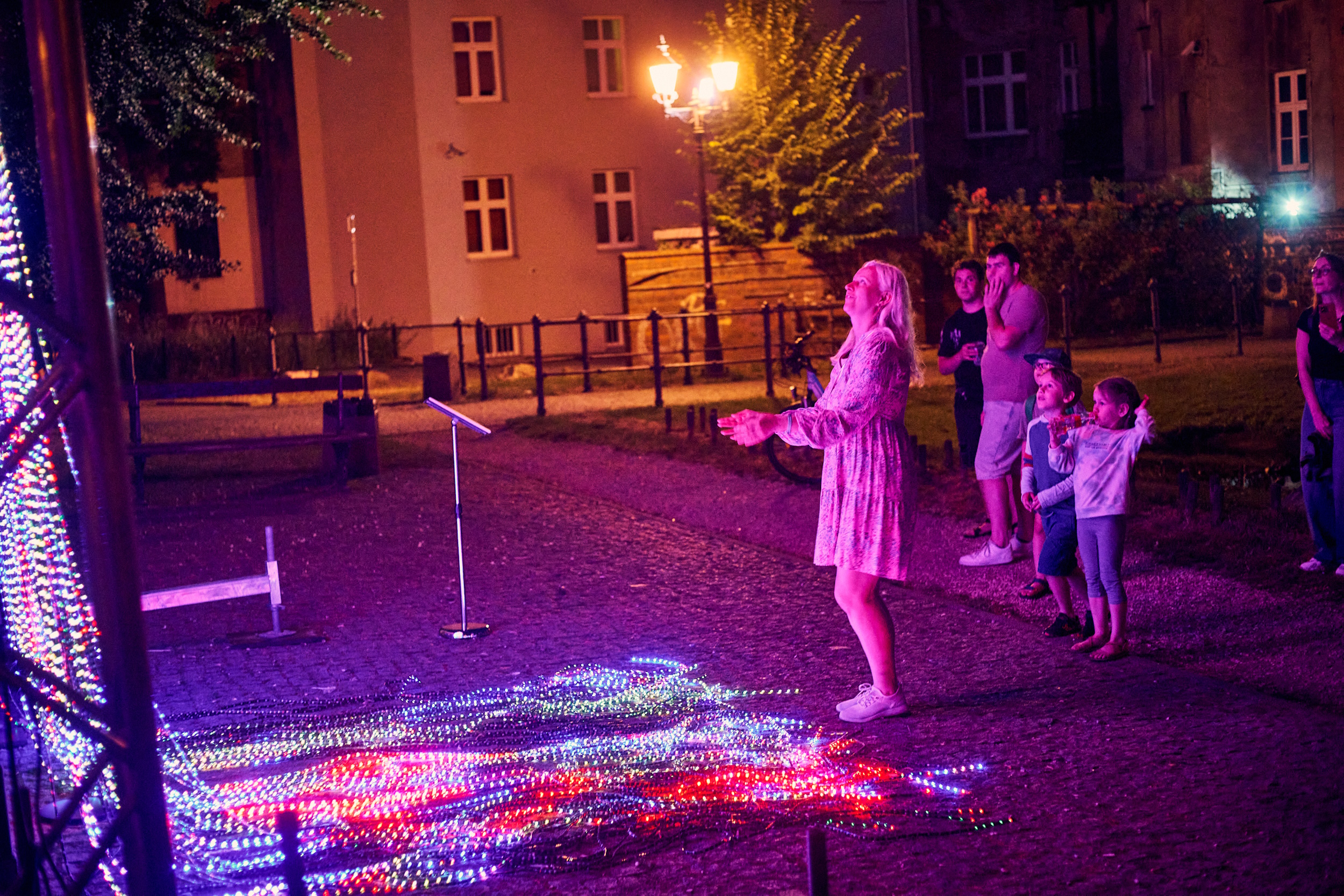 Fot. M. Buksa/UM w Gliwicach Instalacja studia Ksawery Komputery na skwerze Salgótarján