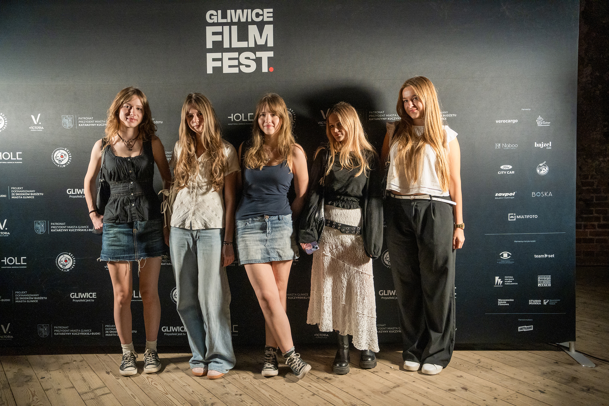 fot. G. Ożga/ UM w Gliwicach Laureatki konkursu Gliwice Film Fest 2025 na ściance