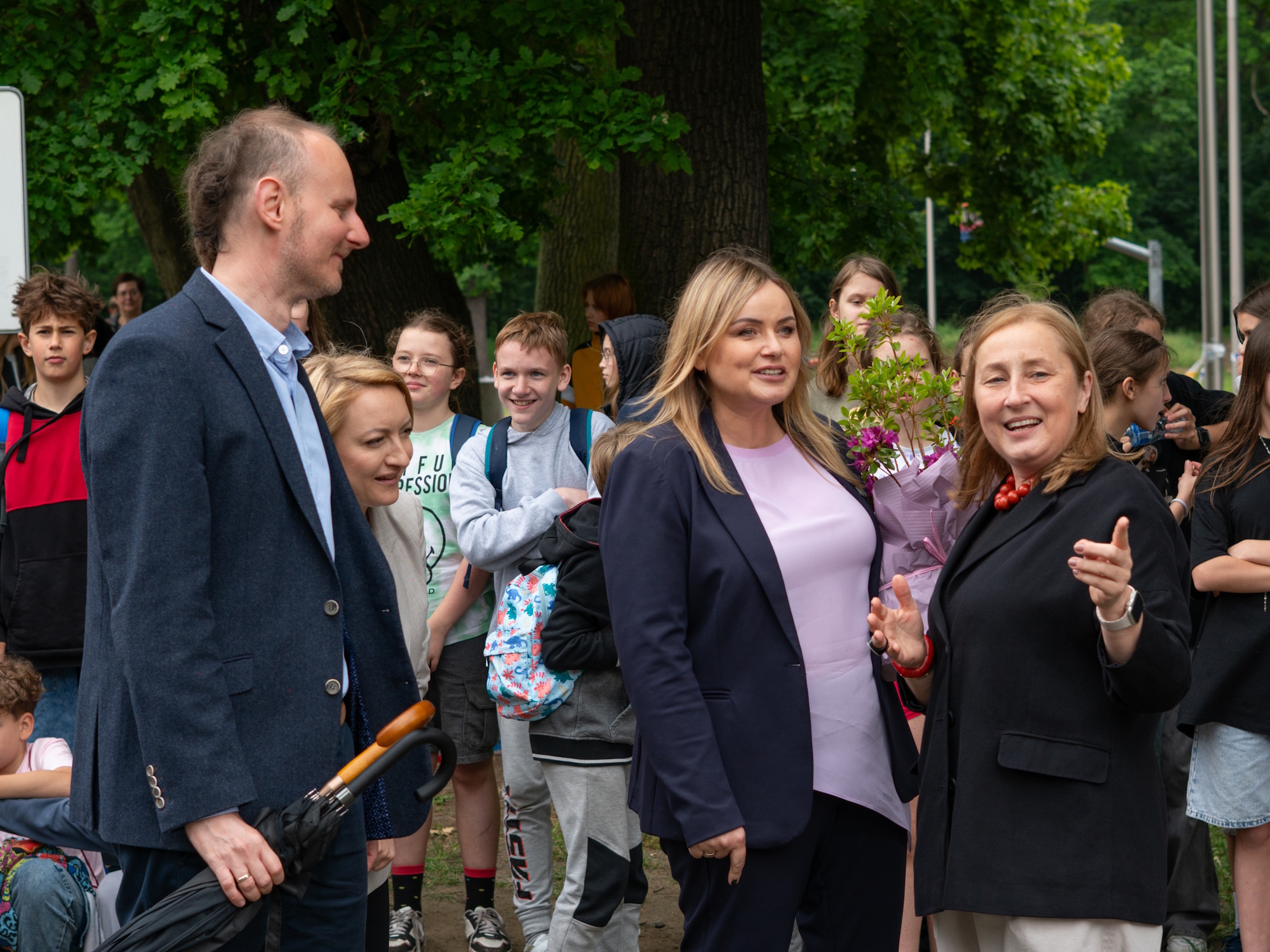 Fot. F.Zobawa/UM Gliwice prezydent Gliwic ze swoim zastępcą Łukaszem Gorczyńskim i dyrektor szkoły