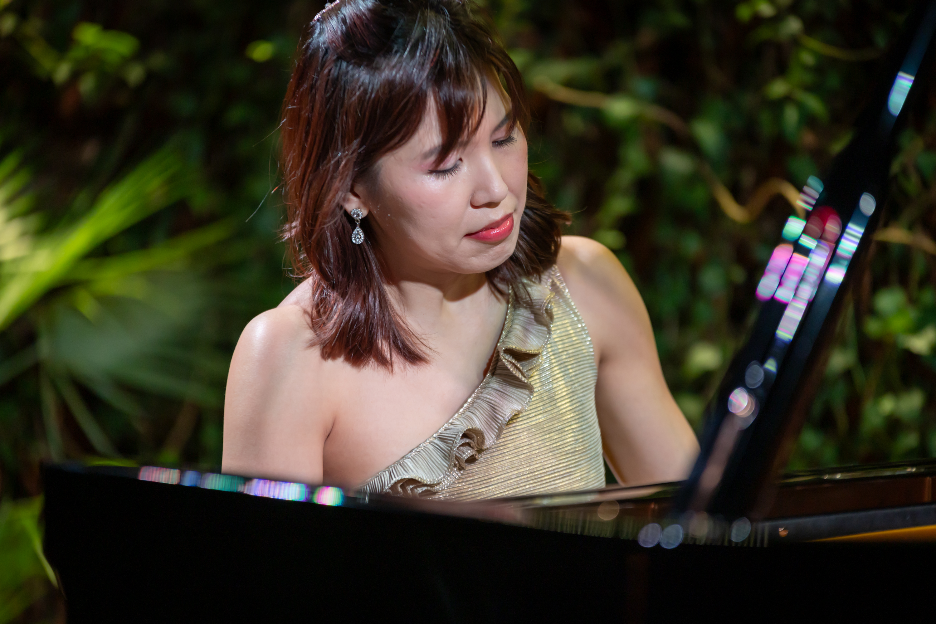 Rachel Naomi Kudo gra na fortepianie
