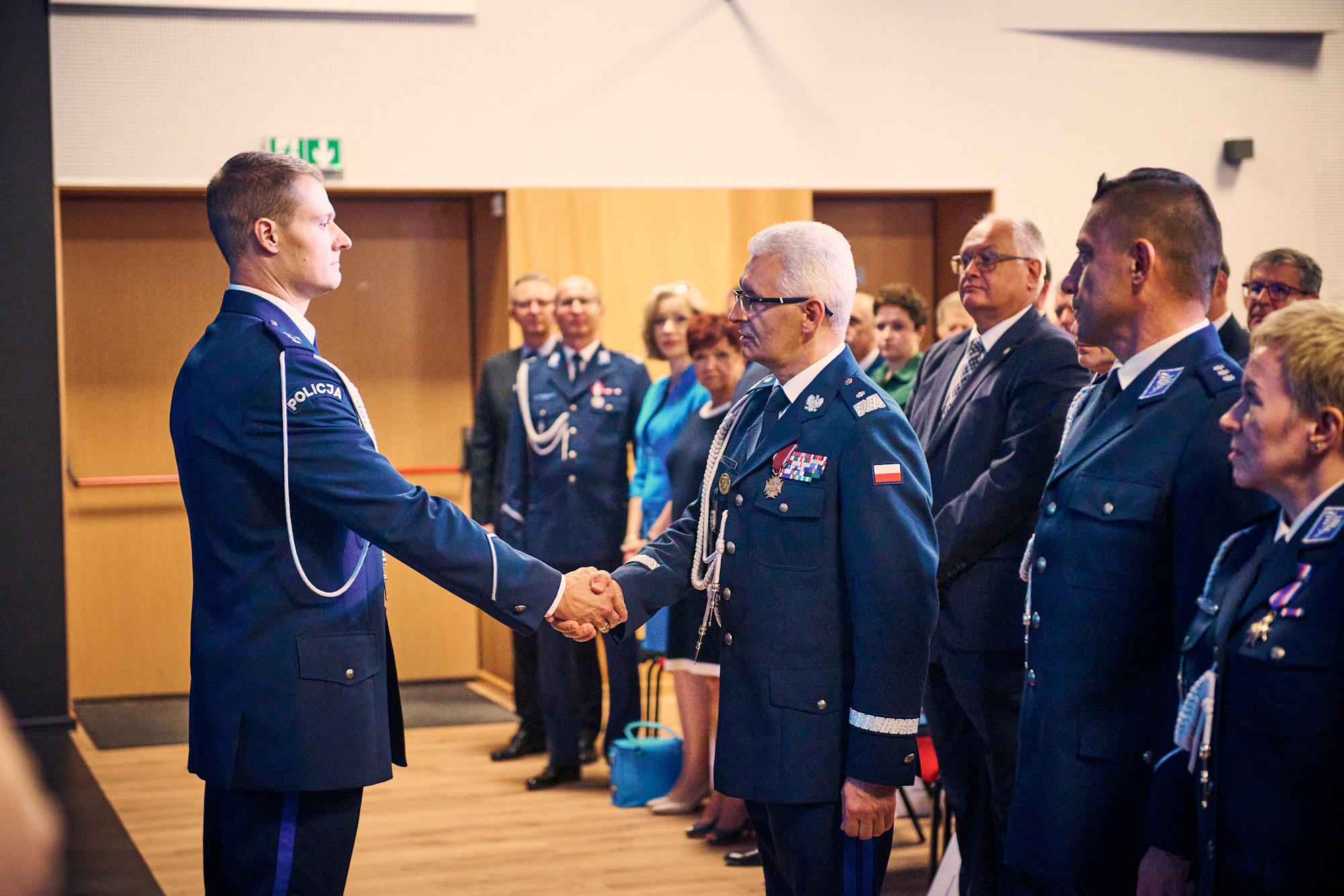 Fot. M.Buksa/UM Gliwice policjanci przyjmują gratulacje