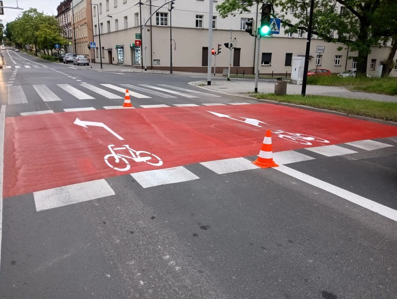 Fot. Feniks GT pasy rowerowe na jezdni