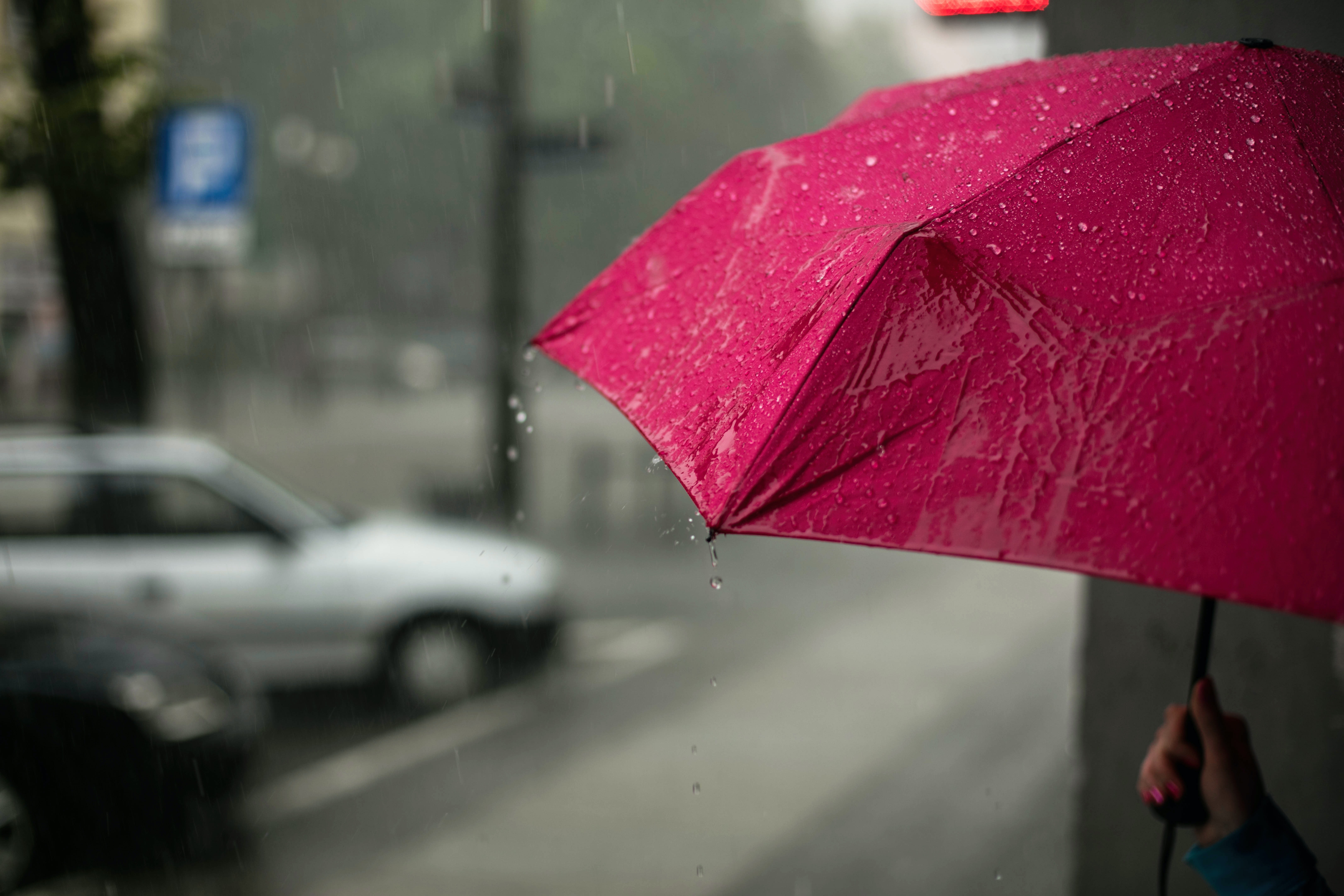 Uwaga na deszcz i miejscowe podtopienia
