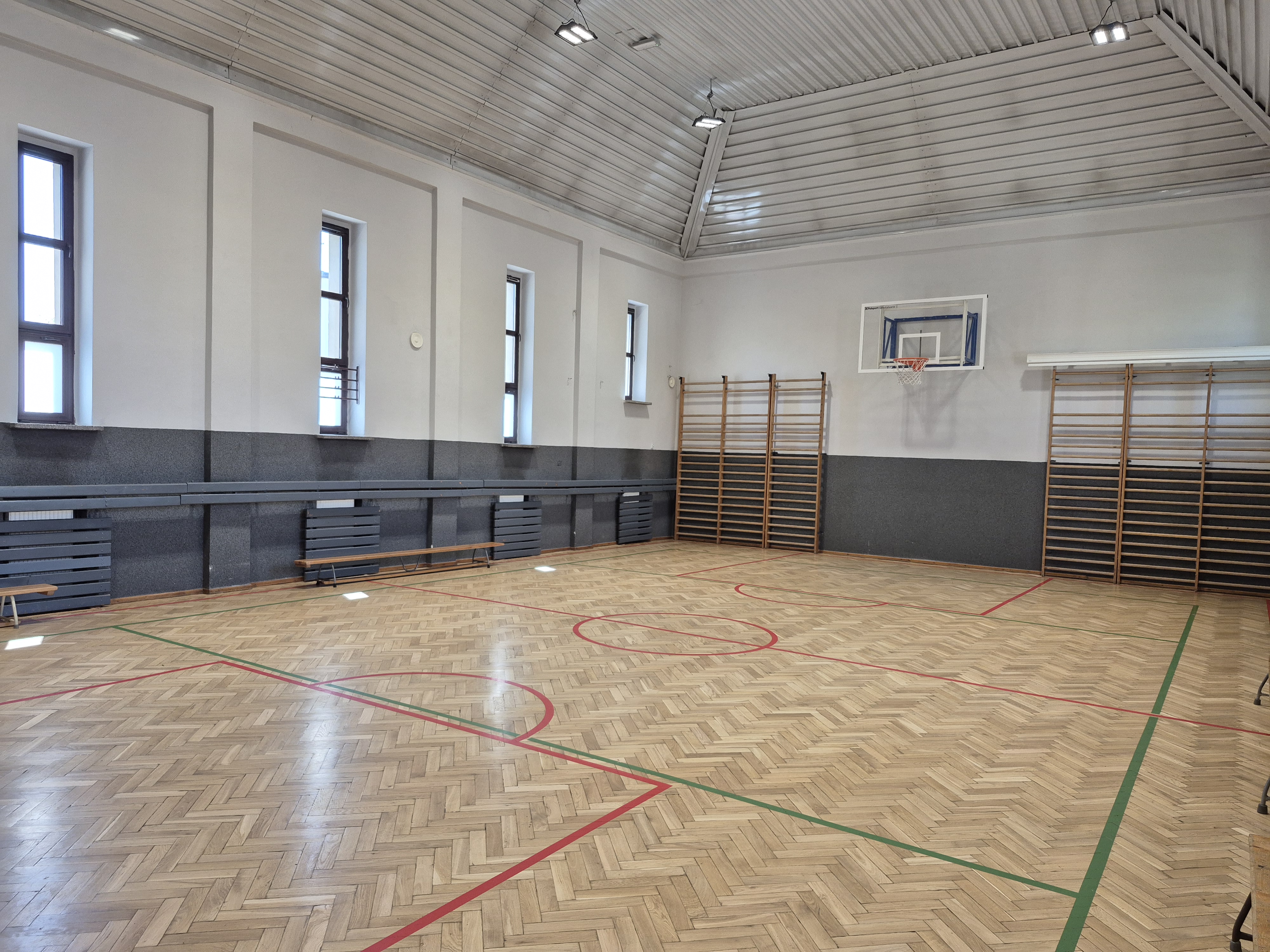 Sala gimnastyczna przy ZSS