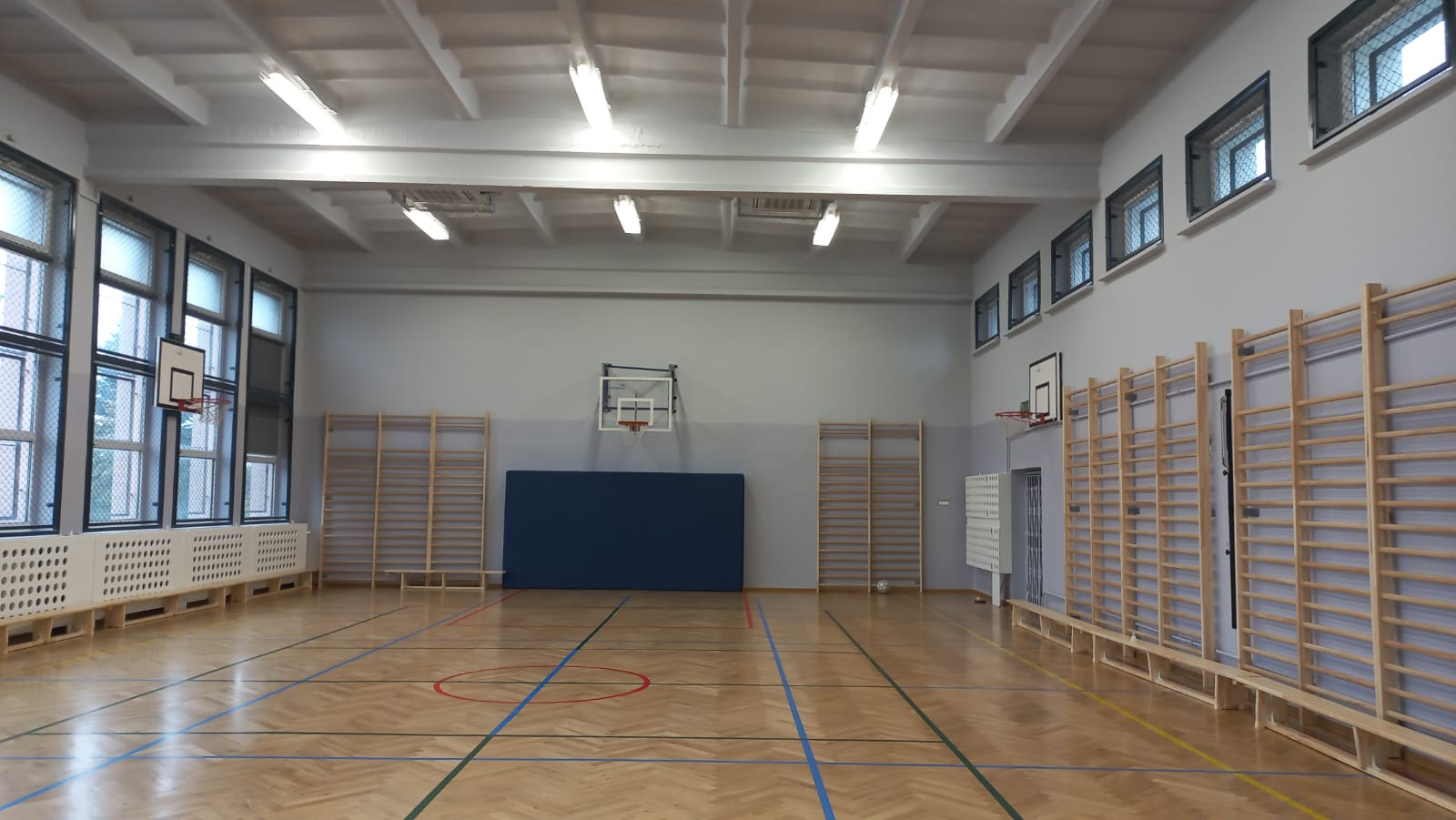 Sala gimnastyczna przy ZSP nr 11