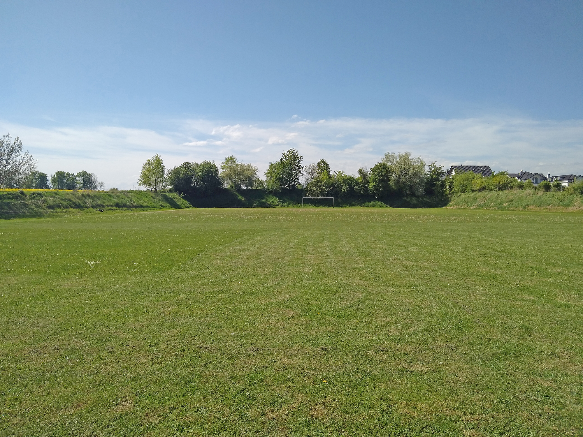 Sportplatz in der Orkana-Straße (Wójtowa Wieś)