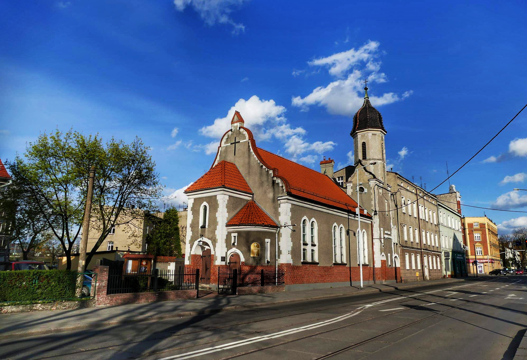 L’église Zbawiciela [l’église Saint Sauveur]