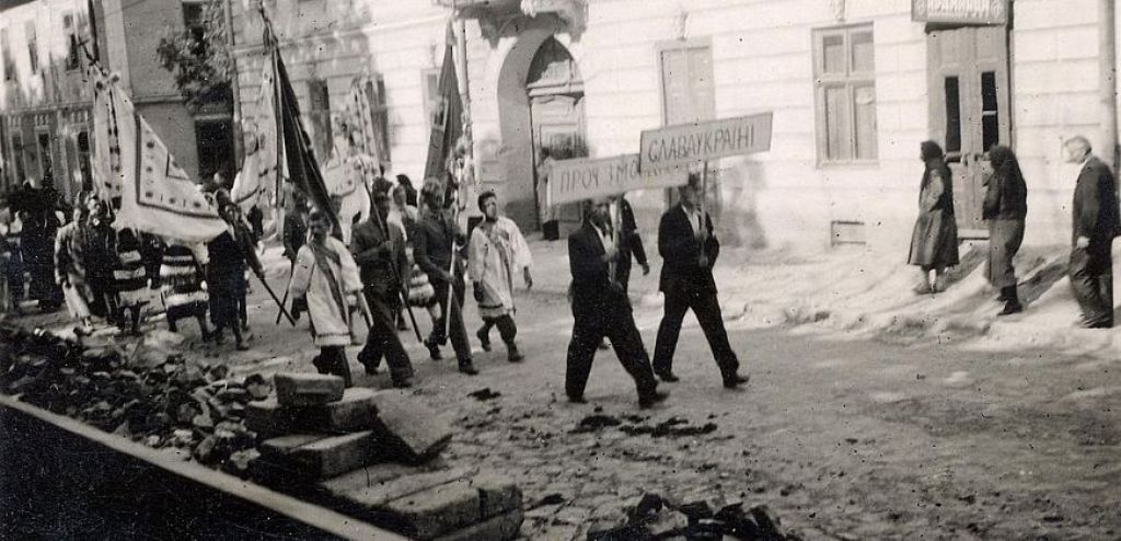 „Nacjonaliści ukraińscy wobec Polaków, Żydów i innych „wrogich” narodów do 1941 r.”