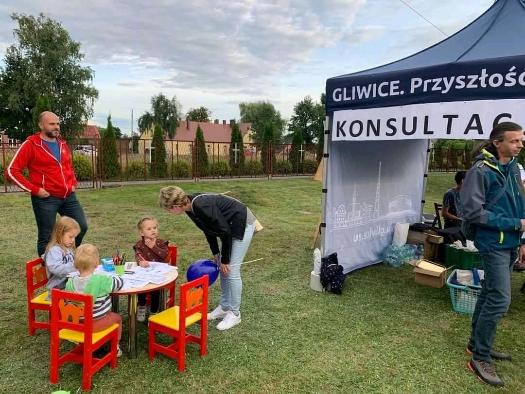 rozmowy przy namiocie Gliwice2040