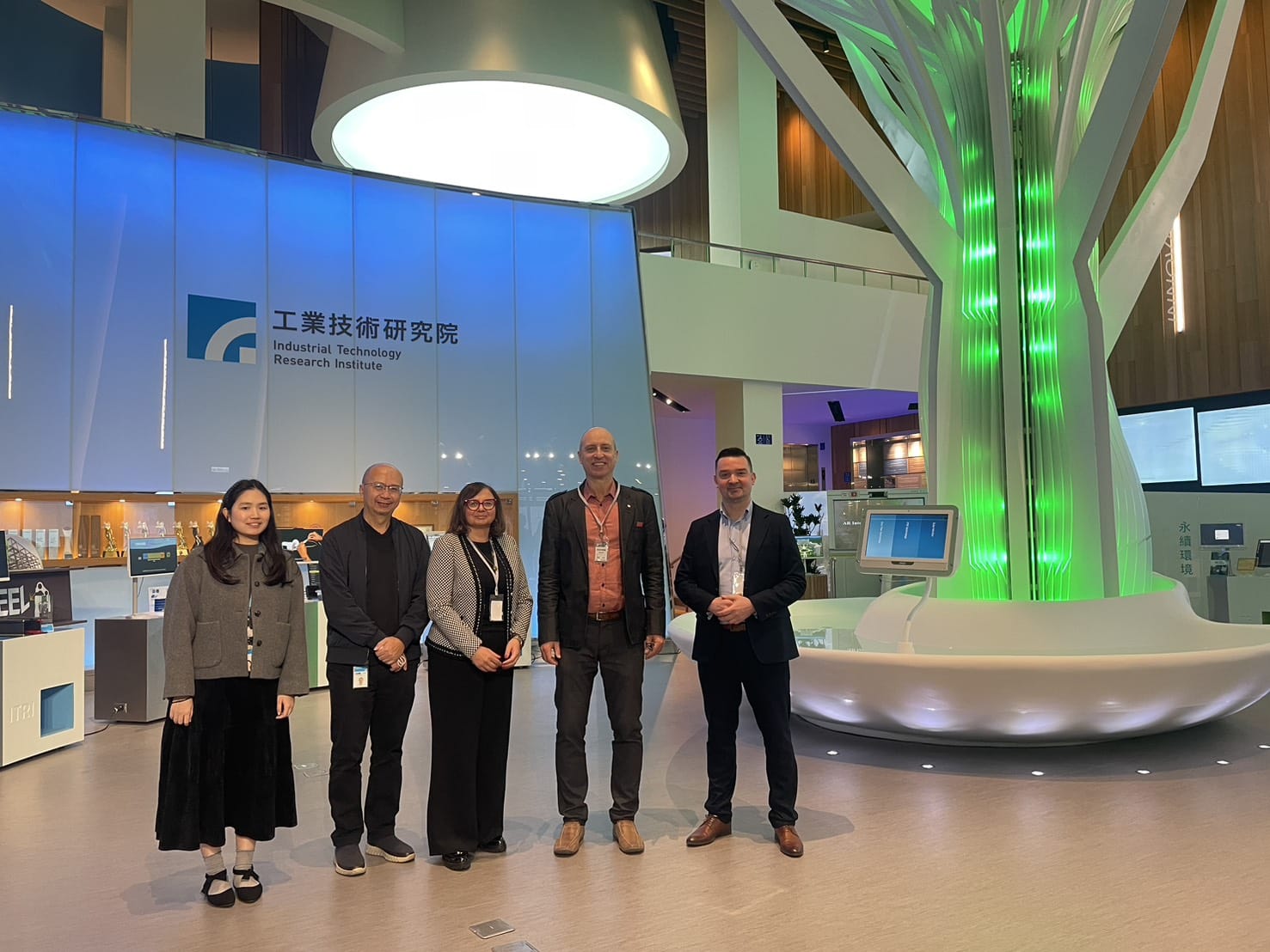 kobiety i mężczyźni