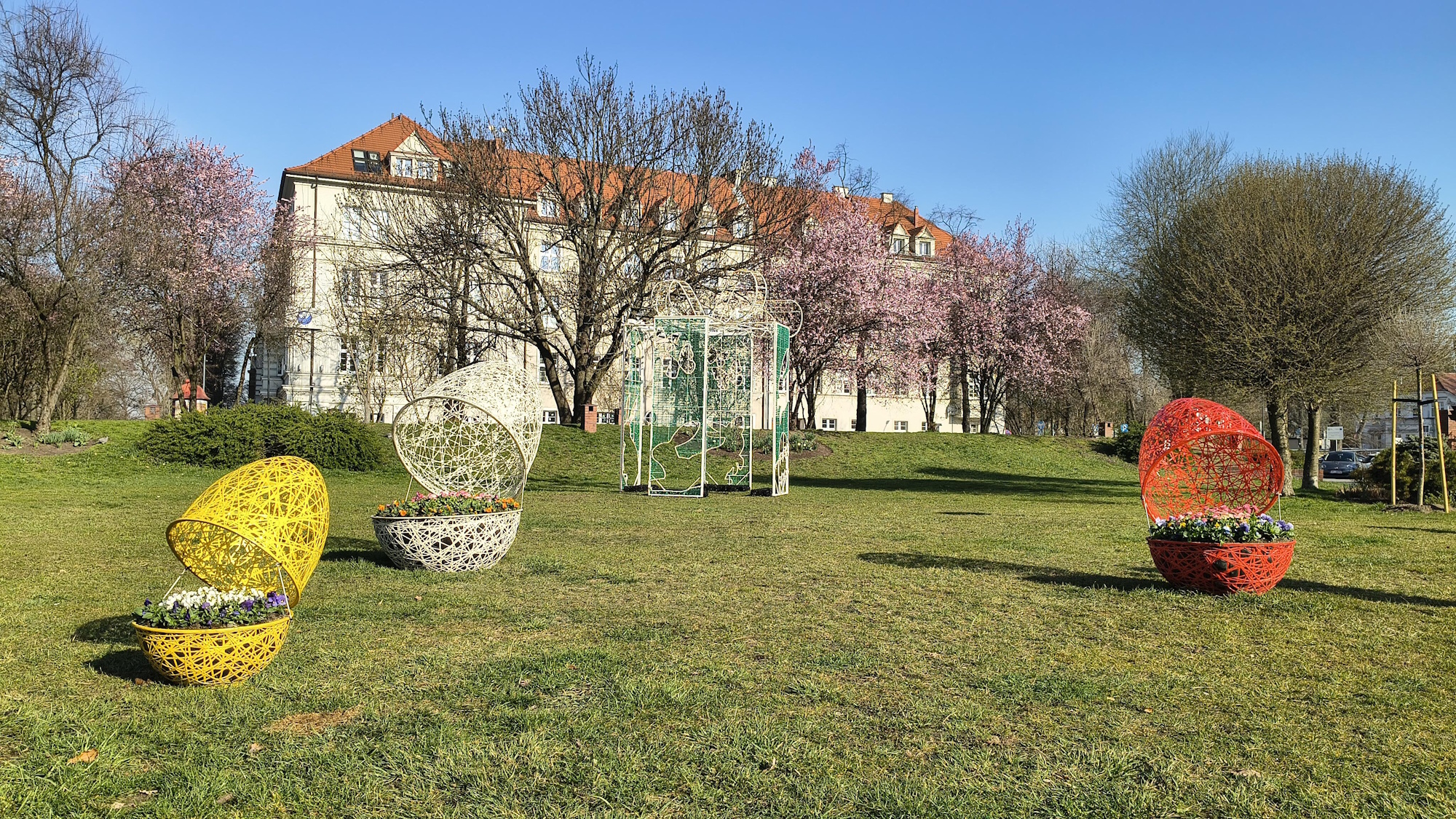 kolorowe kwietniki-pisanki