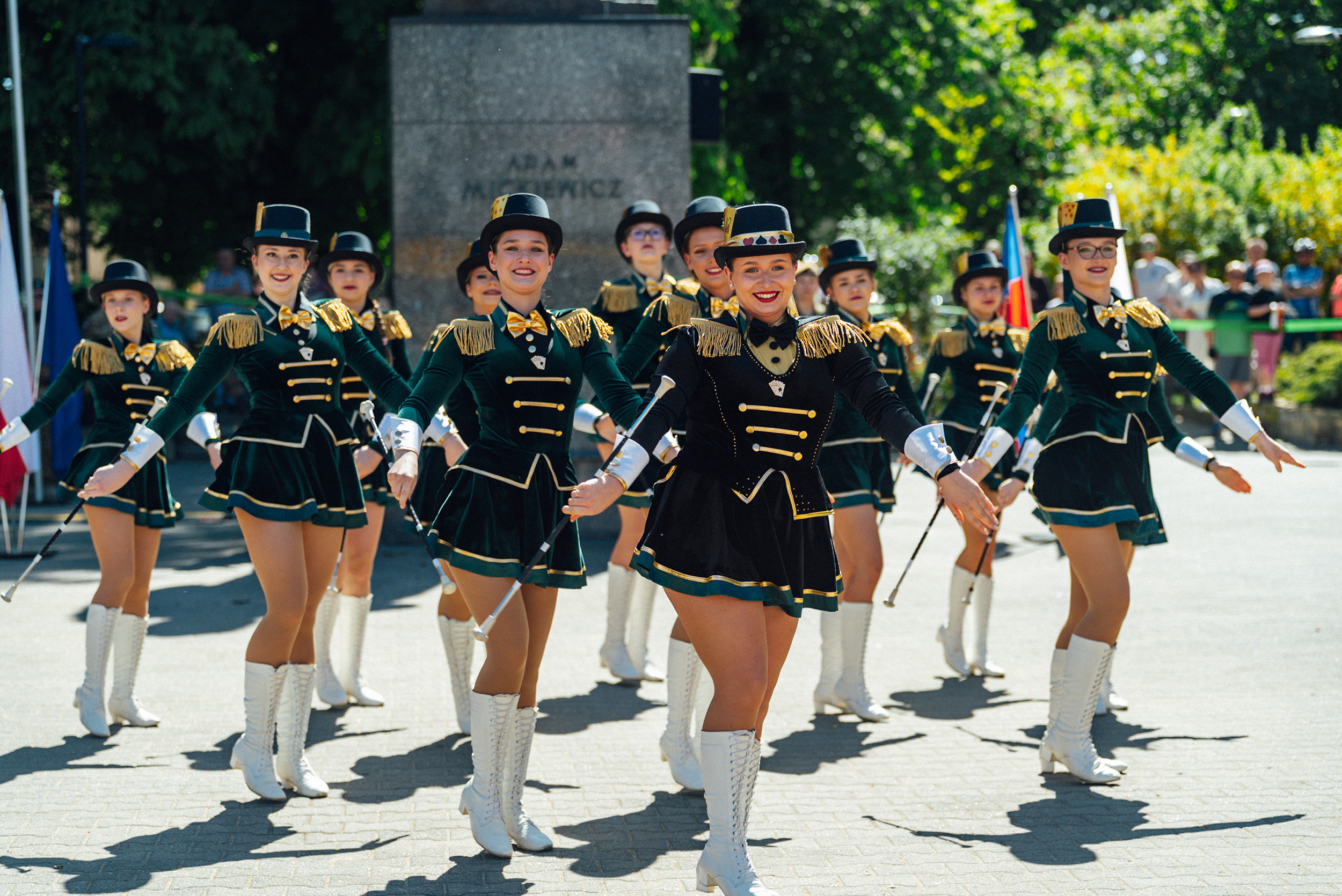 Mażoretki podczas obchodów Święta Konstytucji w Gliwicach