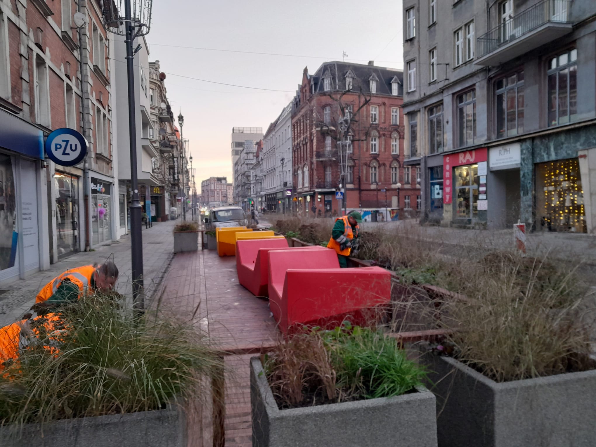 ulica, robotnicy, parklet