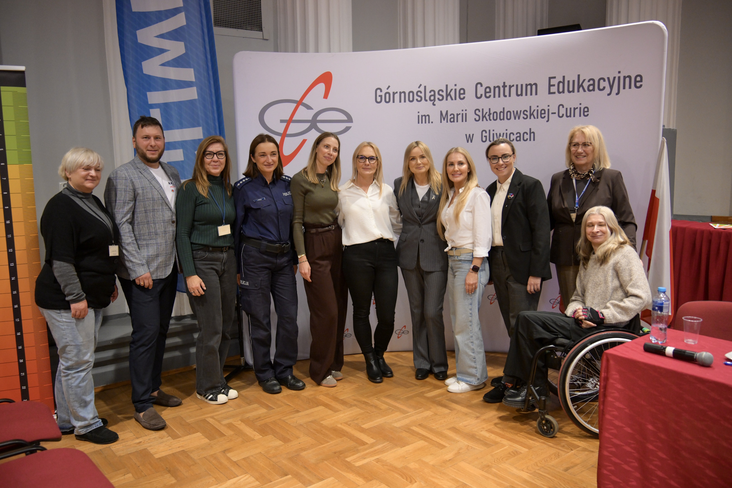 Zdjęcie grupowe organizatorów debaty