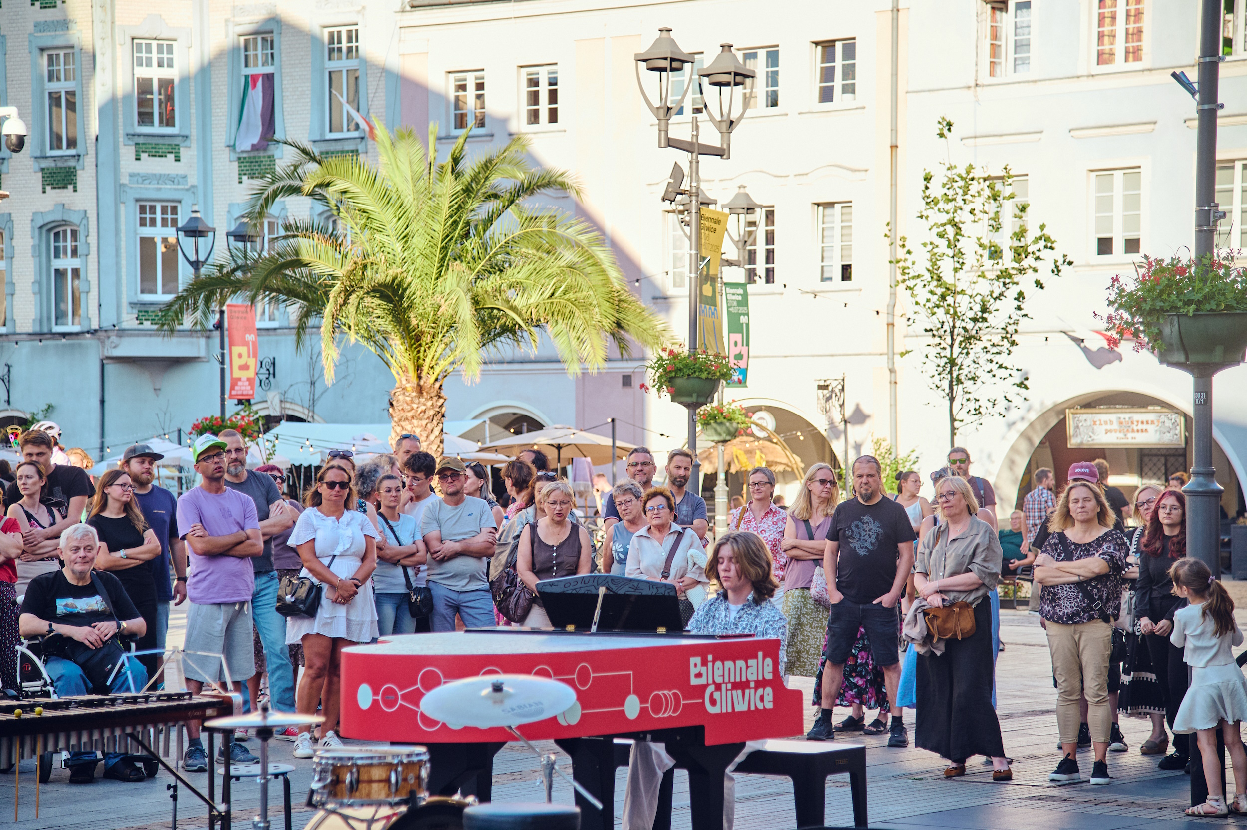 Koncert uczniów gliwickiej Państwowej Szkoły Muzycznej na Rynku