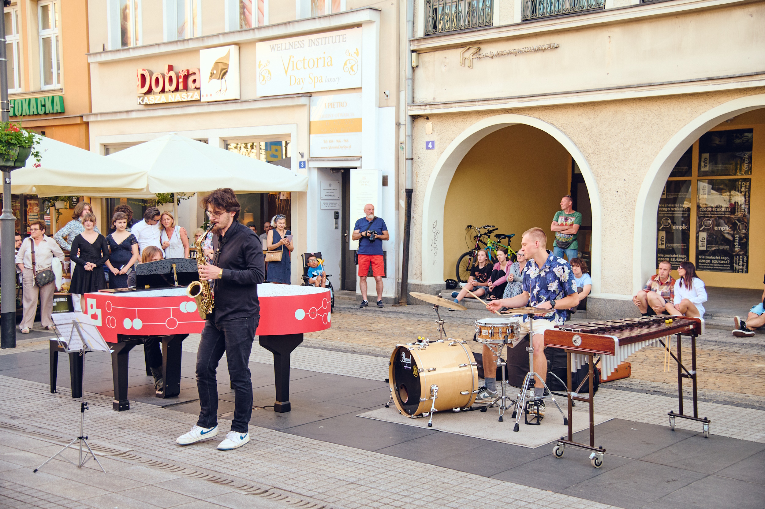 Koncert uczniów gliwickiej Państwowej Szkoły Muzycznej na Rynku