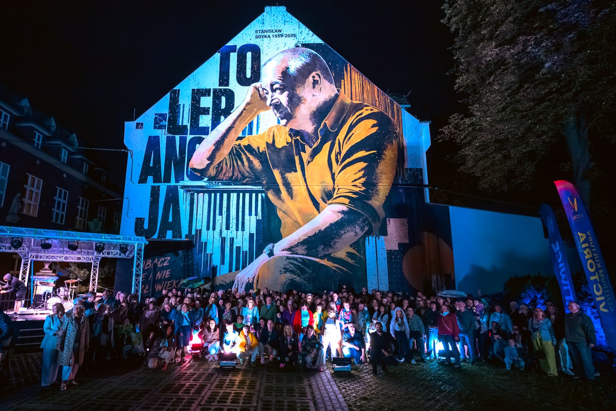 mural po ciemku