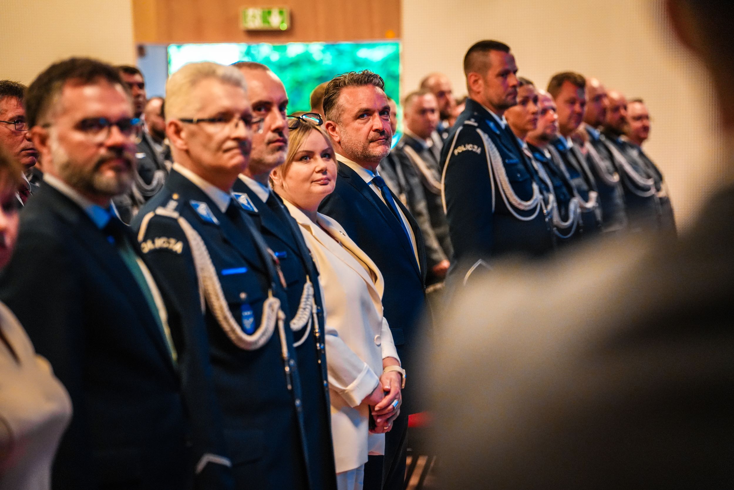 prezydent Kuczyńska-Budka i inni goście podczas uroczystej zbiórki na Scenie Bojków