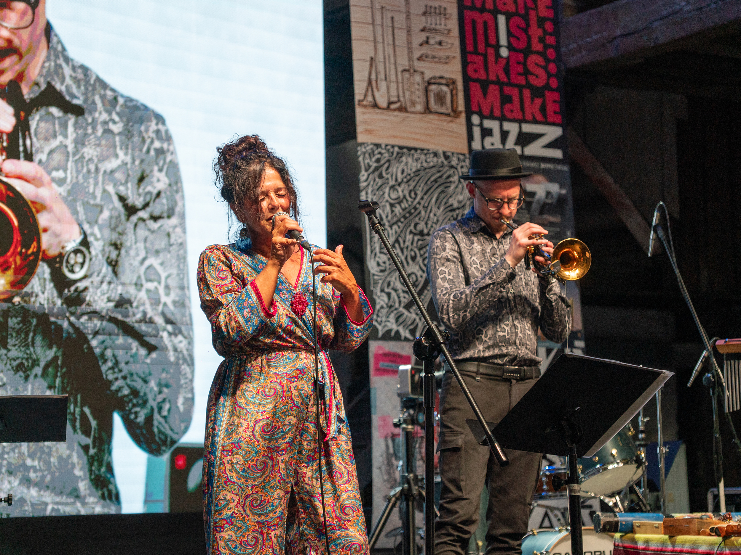 występujący na scenie Festiwalu Jazz w Ruinach