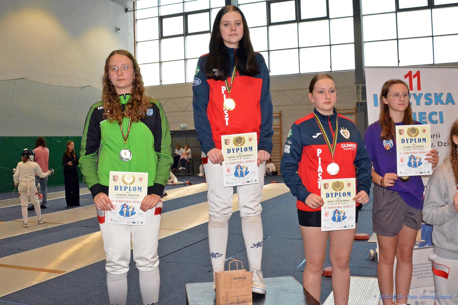 Fot. piast.gliwice.pl cztery zawodniczki na podium