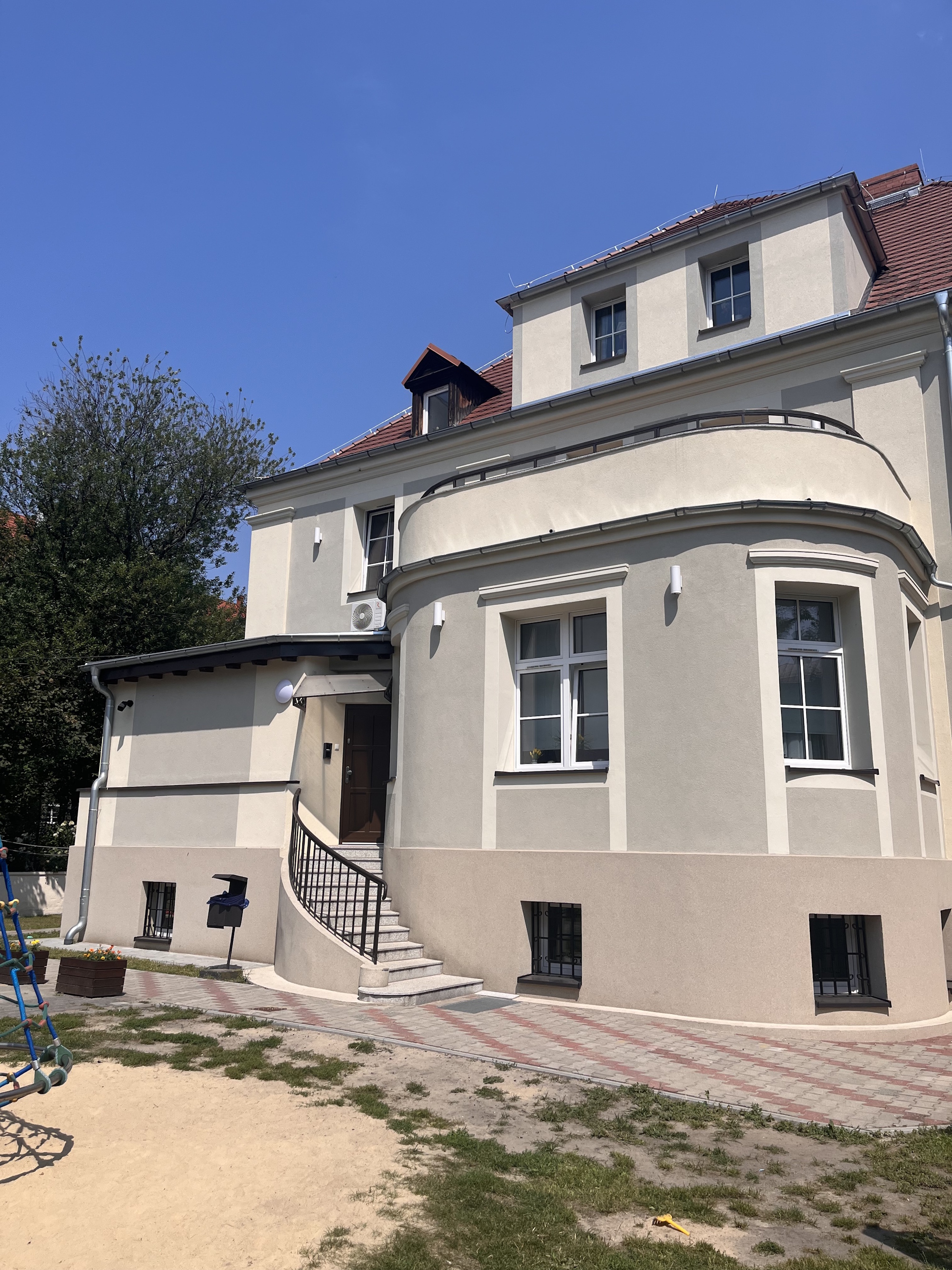 Budynek przedszkola przy ul. Studziennej po remoncie i termomodernizacji
