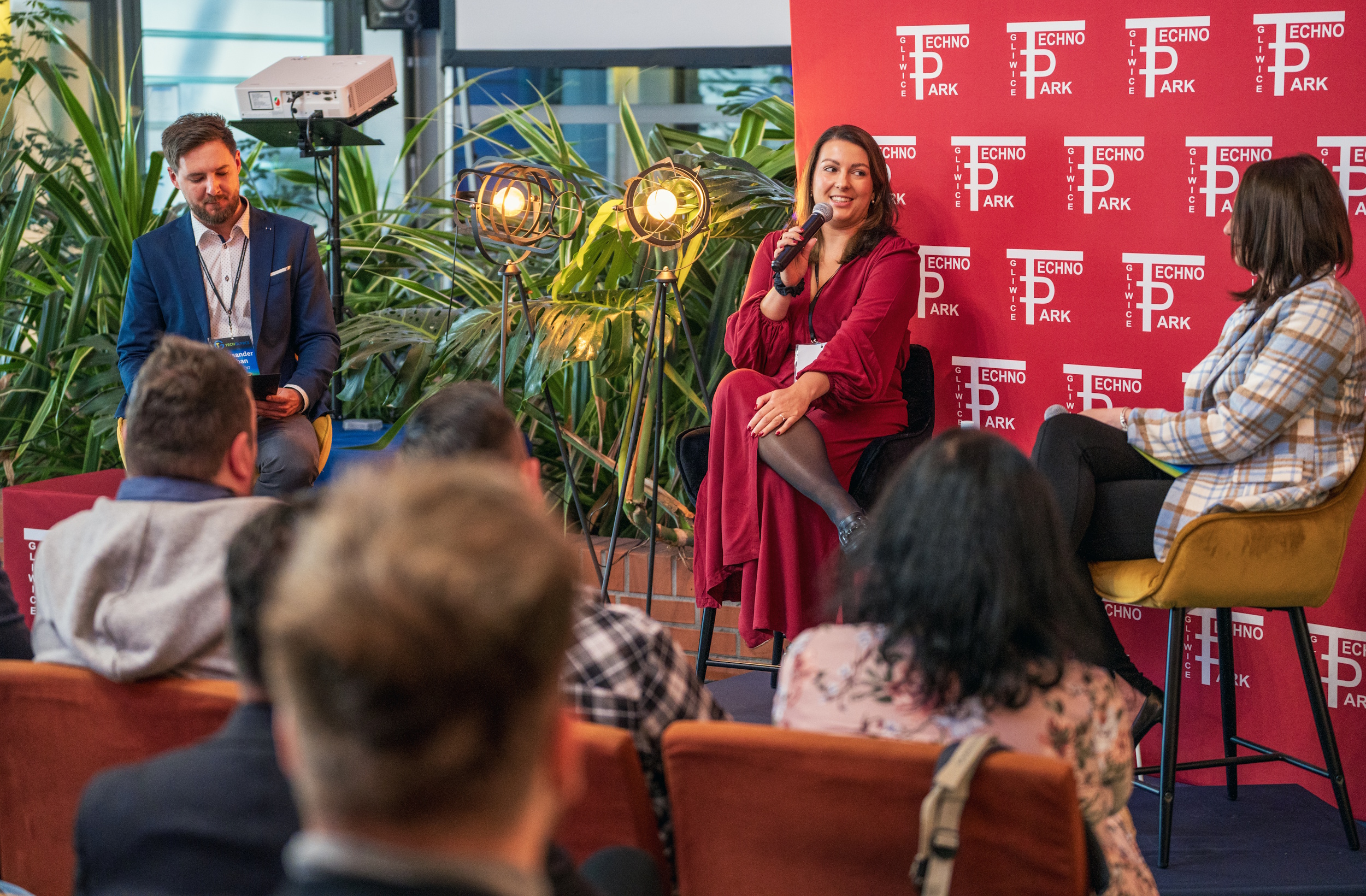 Goście słuchający prelekcji