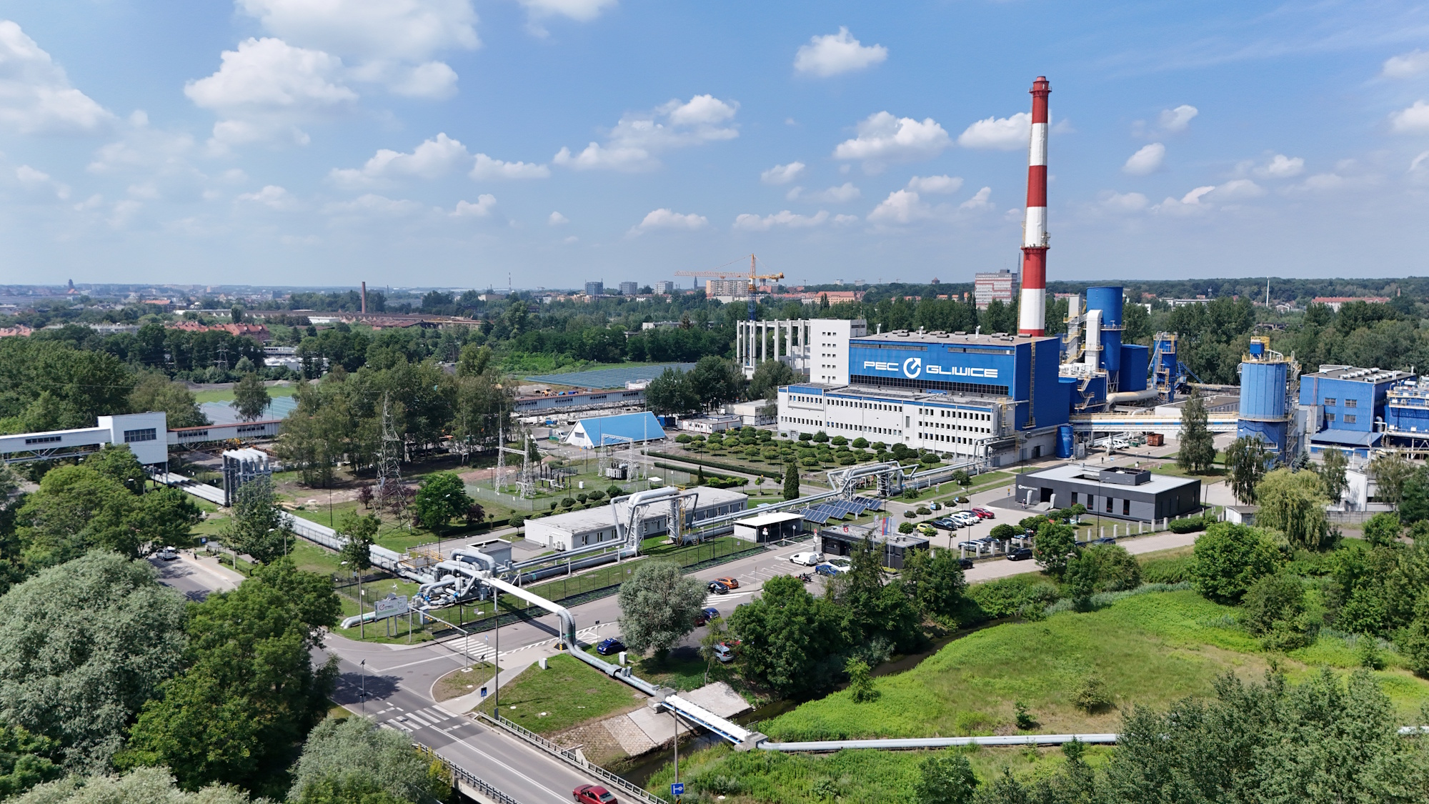 Budowa Parku Zielonej Energii w Gliwicach coraz wyraźniej wychodzi z ziemi i wchodzi w etap montażu najważniejszych instalacji technologicznych