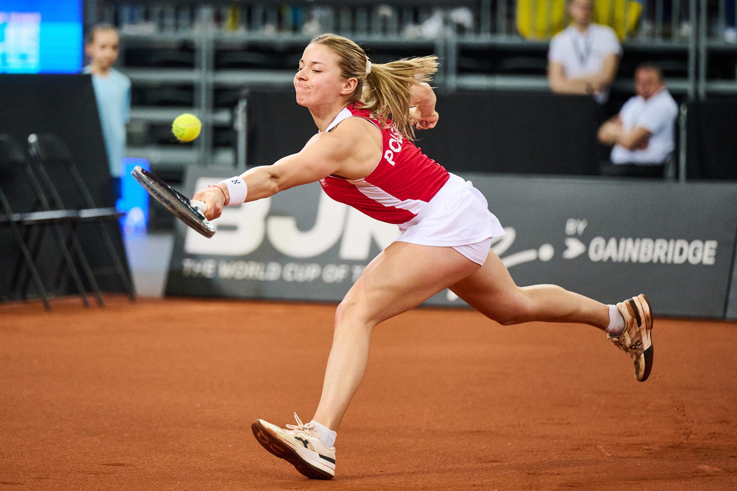 Maja Chwalińska odbierająca piłkę