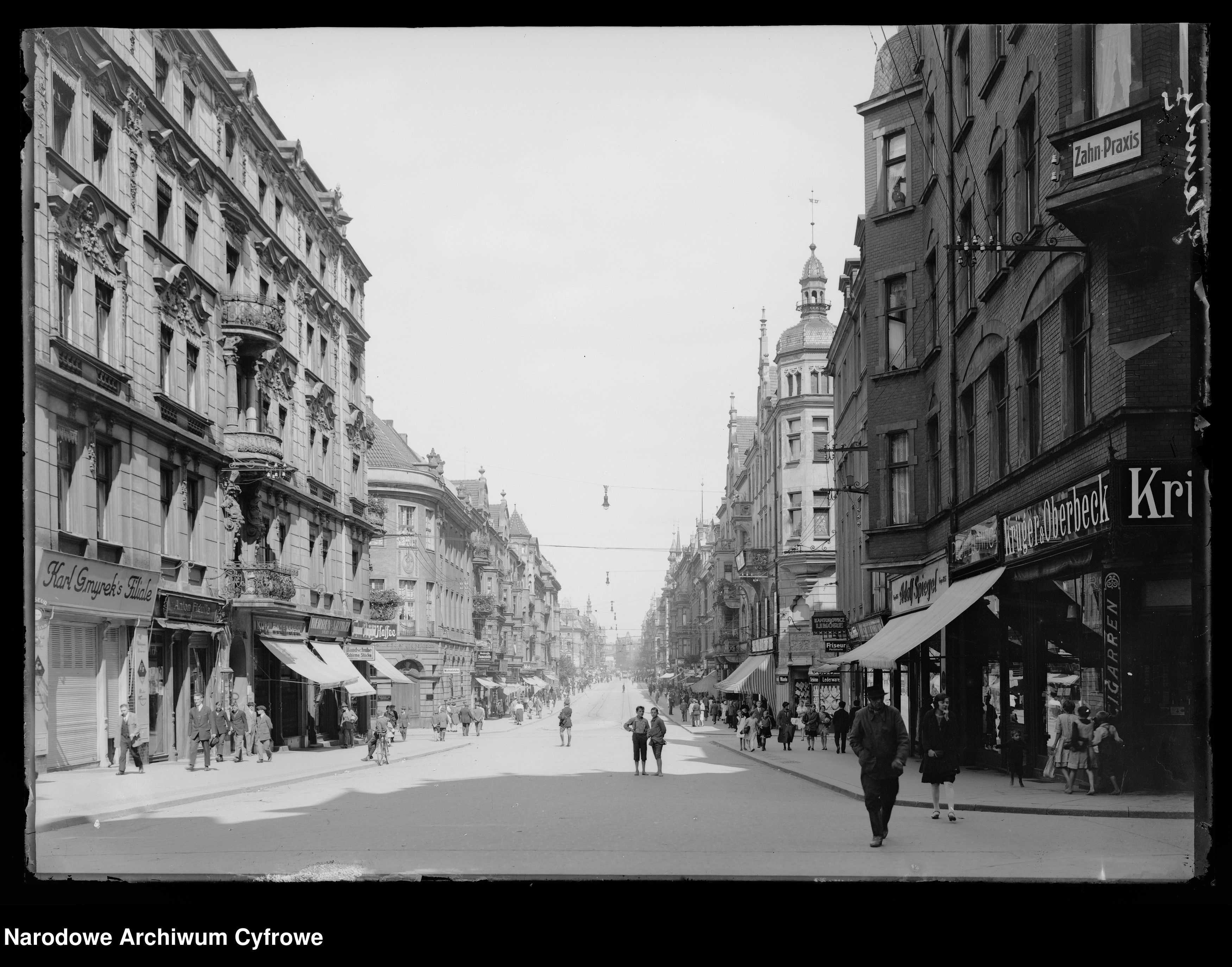 Fot. Narodowe Archiwum Cyfrowe Archiwalne zdjęcie ul. Zwycięstwa