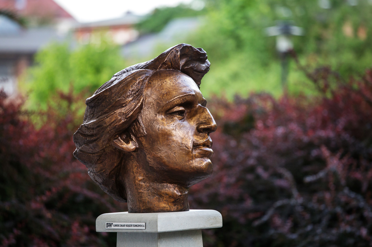 głowa Chopina