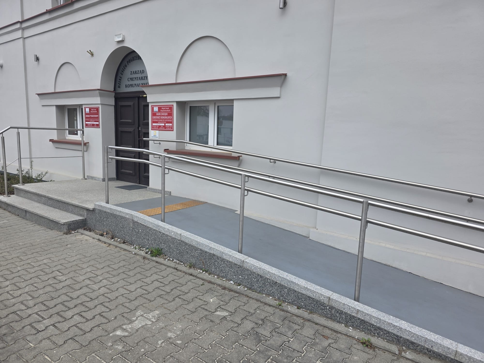 zakład pogrzebowy będzie działał w jasnoszarym budynku przy ul. Kozielskiej 120