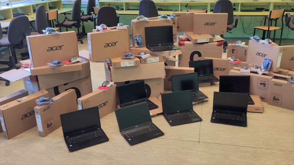 nowe laptopy dla uczniów