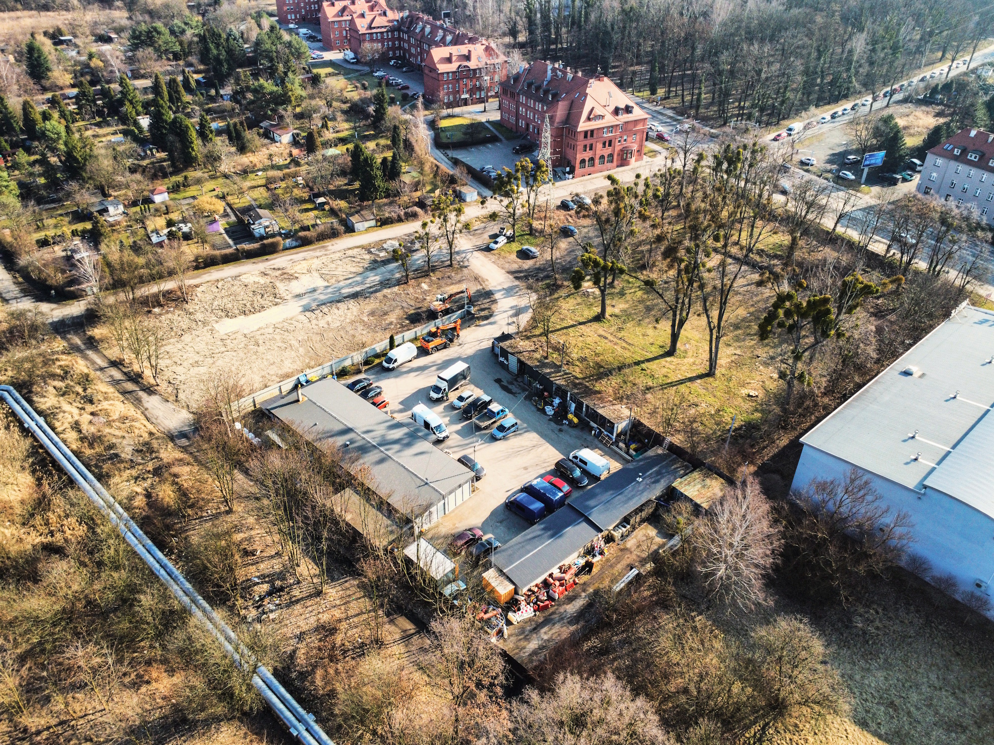 widok z góry na działki, na kórych powstanie węzeł przesiadkowy Gliwice-Arena