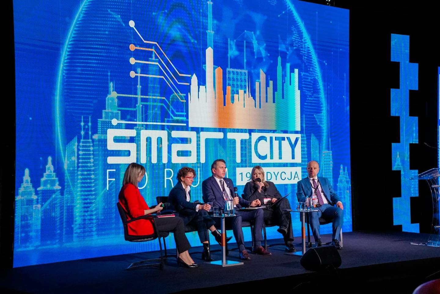 Nowoczesne podejście do smart city w centrum stawia człowieka