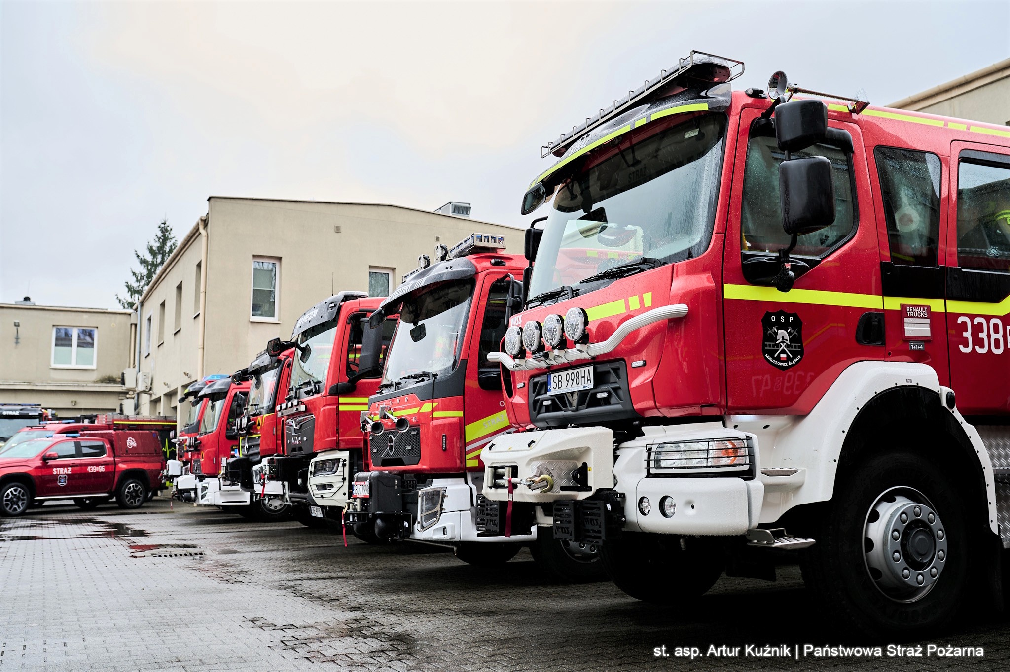 43 nowe samochody dla śląskich strażaków za ponad 45 mln zł. Do Gliwic trafił wóz ratowniczo-gaśniczy 