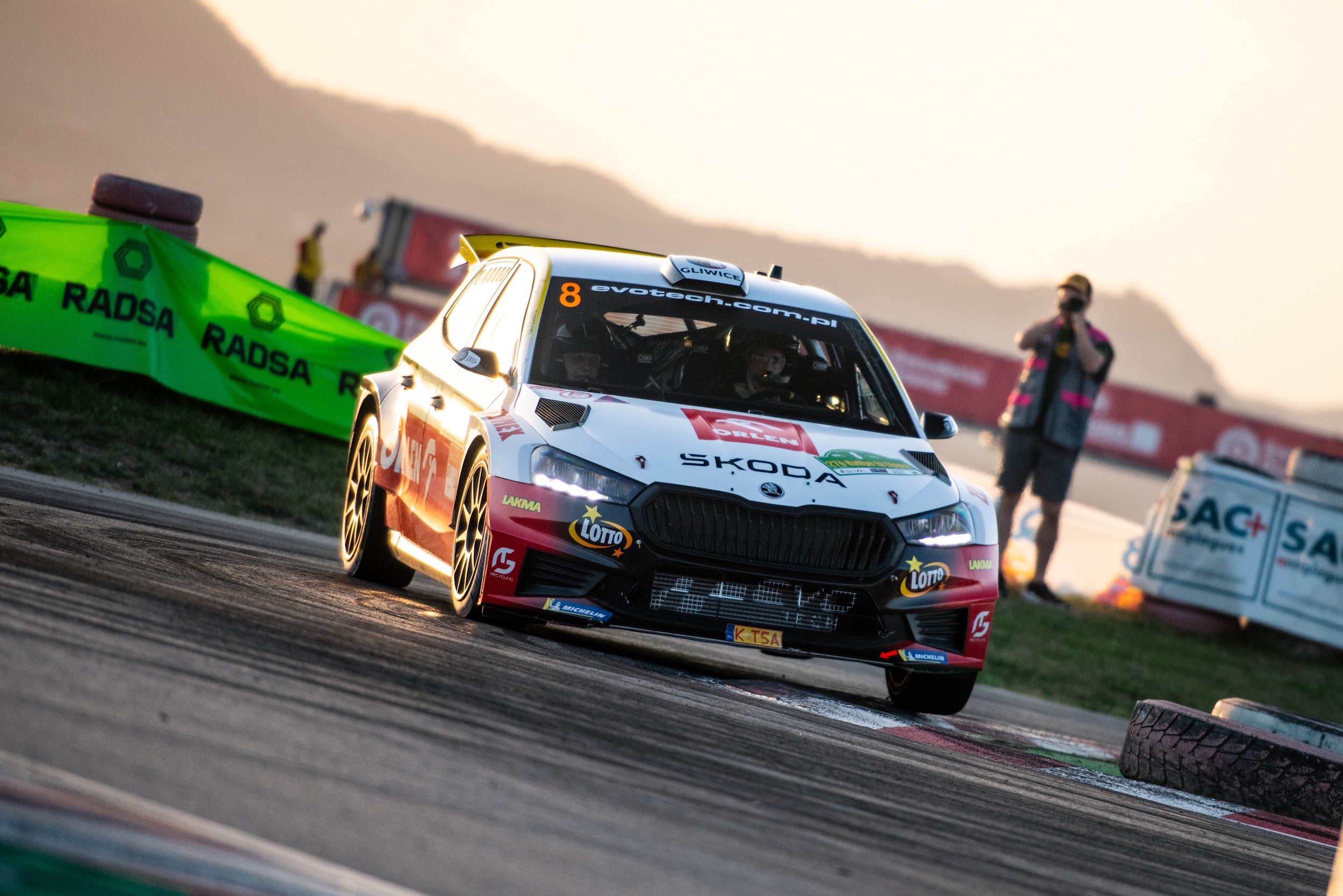 Wyścigówka Polaków na torze