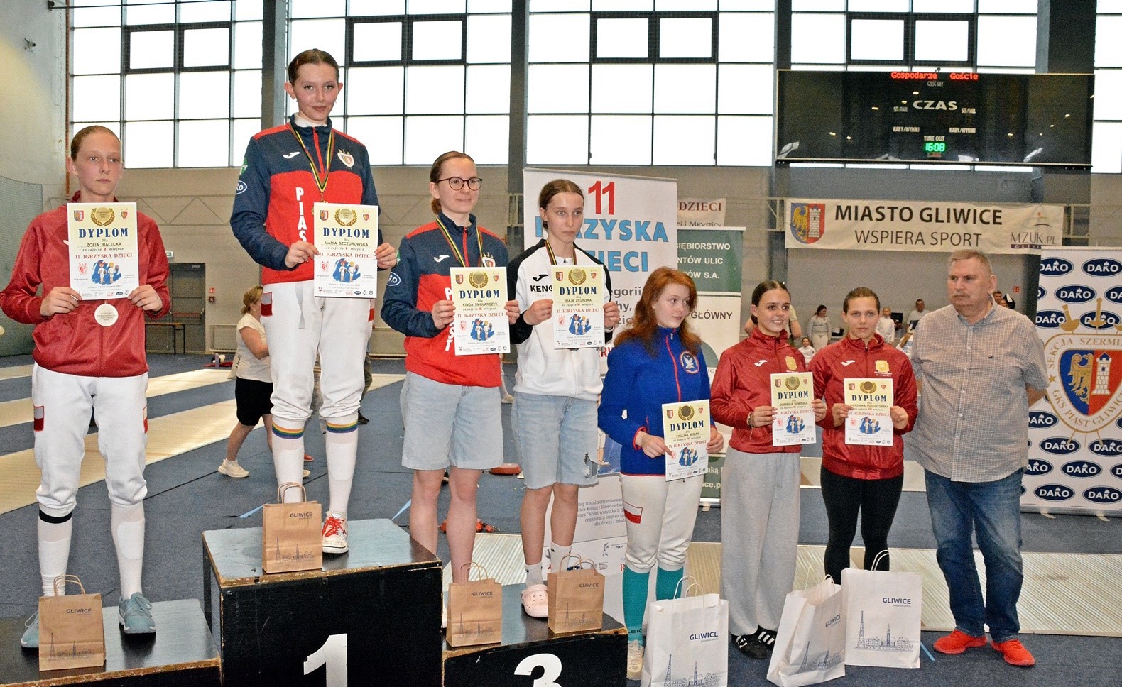 zawodniczki na podium