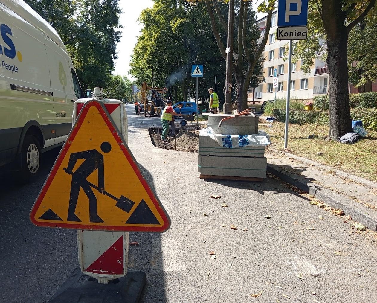Więcej zieleni, mniej betonu. Odbrukowania objęły Sikornik, przybywa roślin