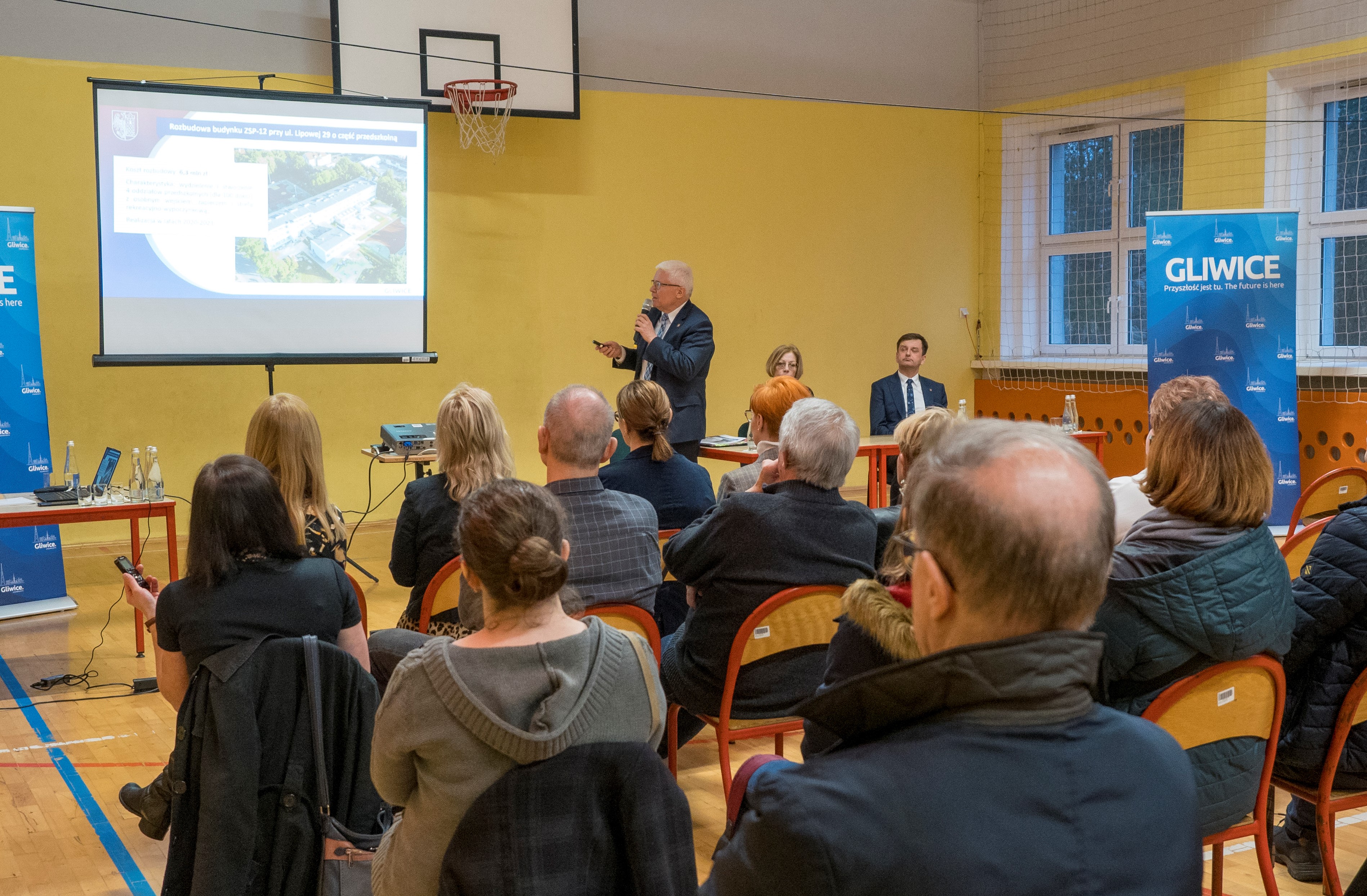 Spotkanie w Ostropie: szkołę czeka rozbudowa 