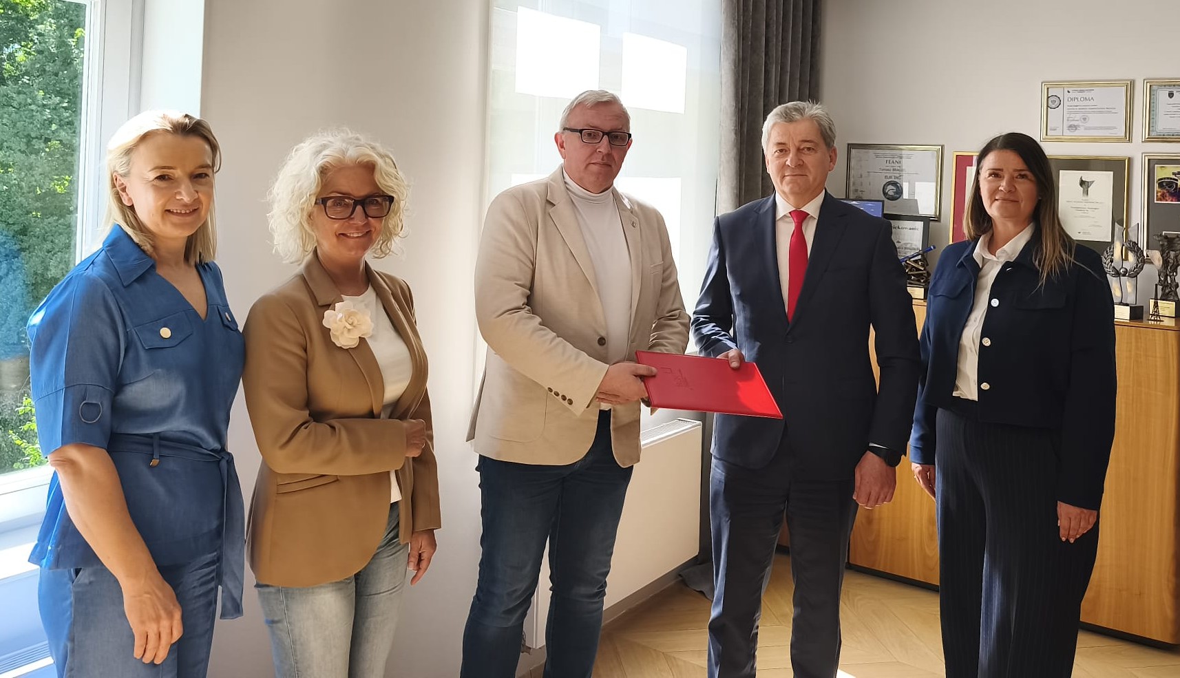 Gliwickie Przedsiębiorstwo Wodociągów i Kanalizacji podpisało umowę z Bankiem Gospodarstwa Krajowego na preferencyjną pożyczkę o wartości ponad 14,5 mln zł służącą realizacji projektu „Cyfryzacja PWiK Gliwice – Modernizacja systemów zarządzania wodociągami i komunikacji z klientami”