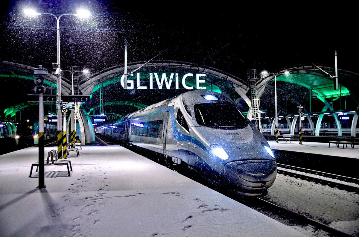 Zima nie rozpieszcza! Koleją do Warszawy dłużej