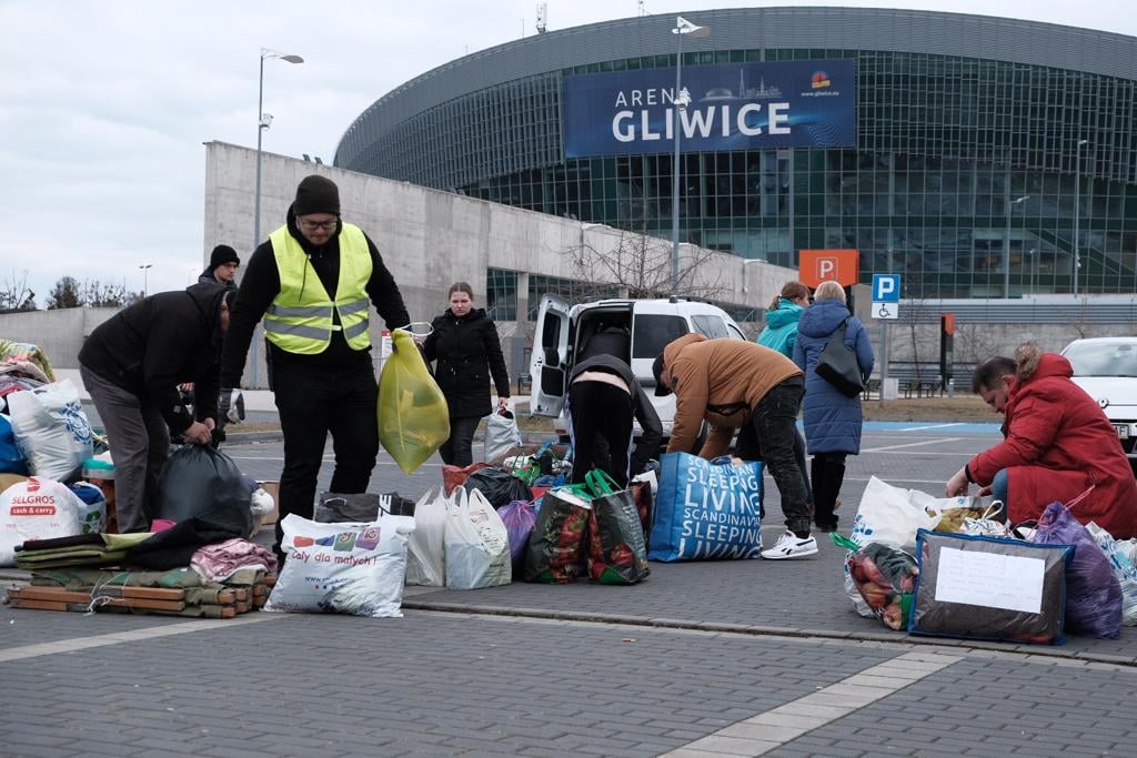 #GliwicePomagają. Zbiórka dla Ukrainy przy Arenie Gliwice