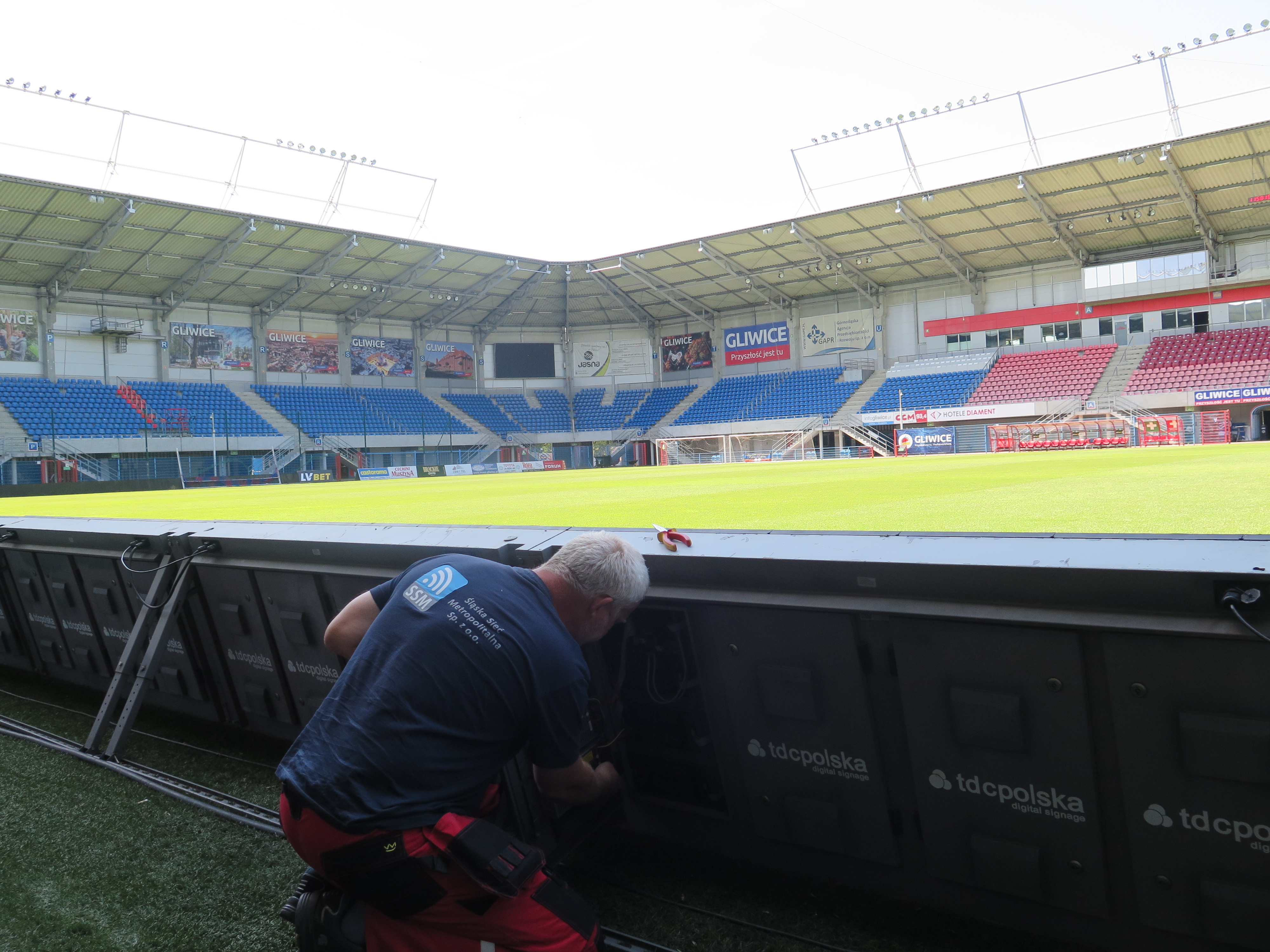 Trwa przegląd systemu monitoringu na stadionie