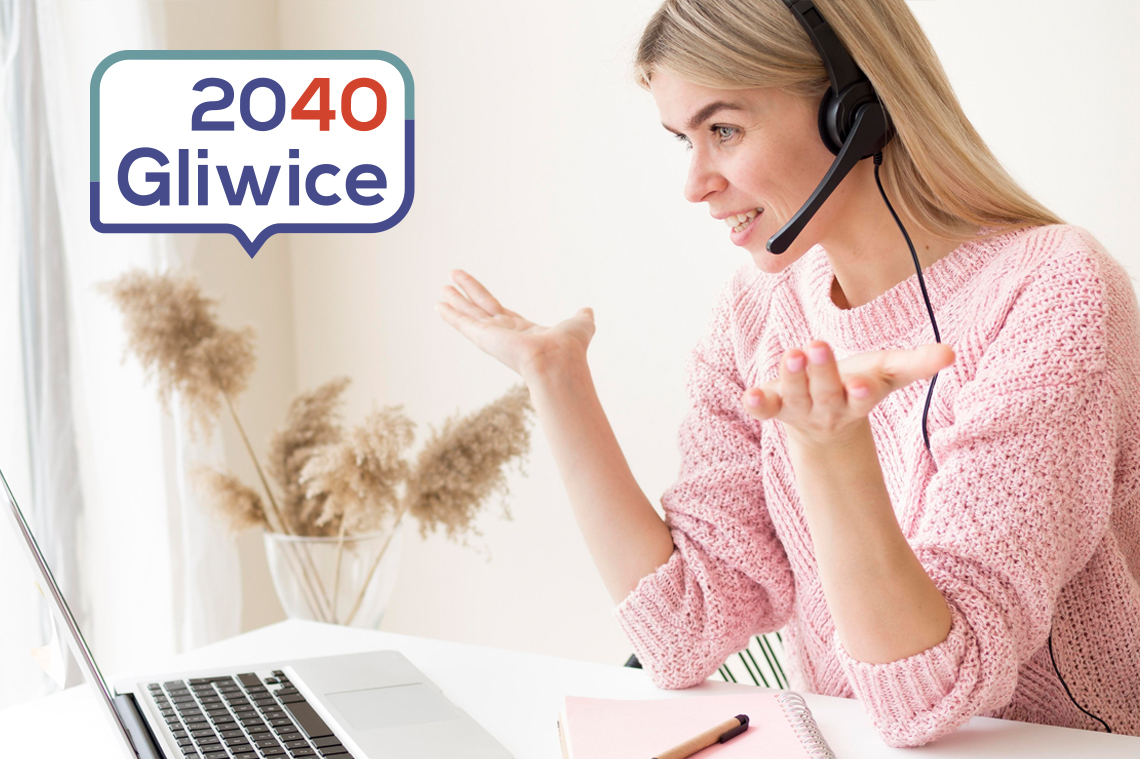 baner strategii 2040 przedstawiający kobietę biorącą udział w eksperckich pracach zdalnych