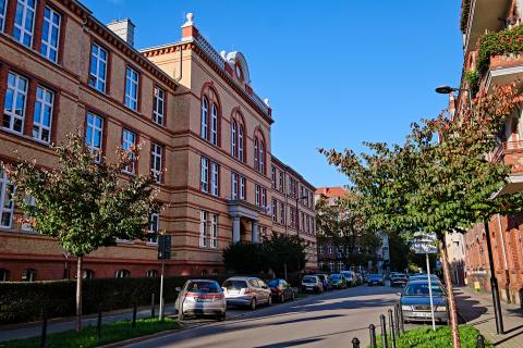 budynek widziany od ulicy